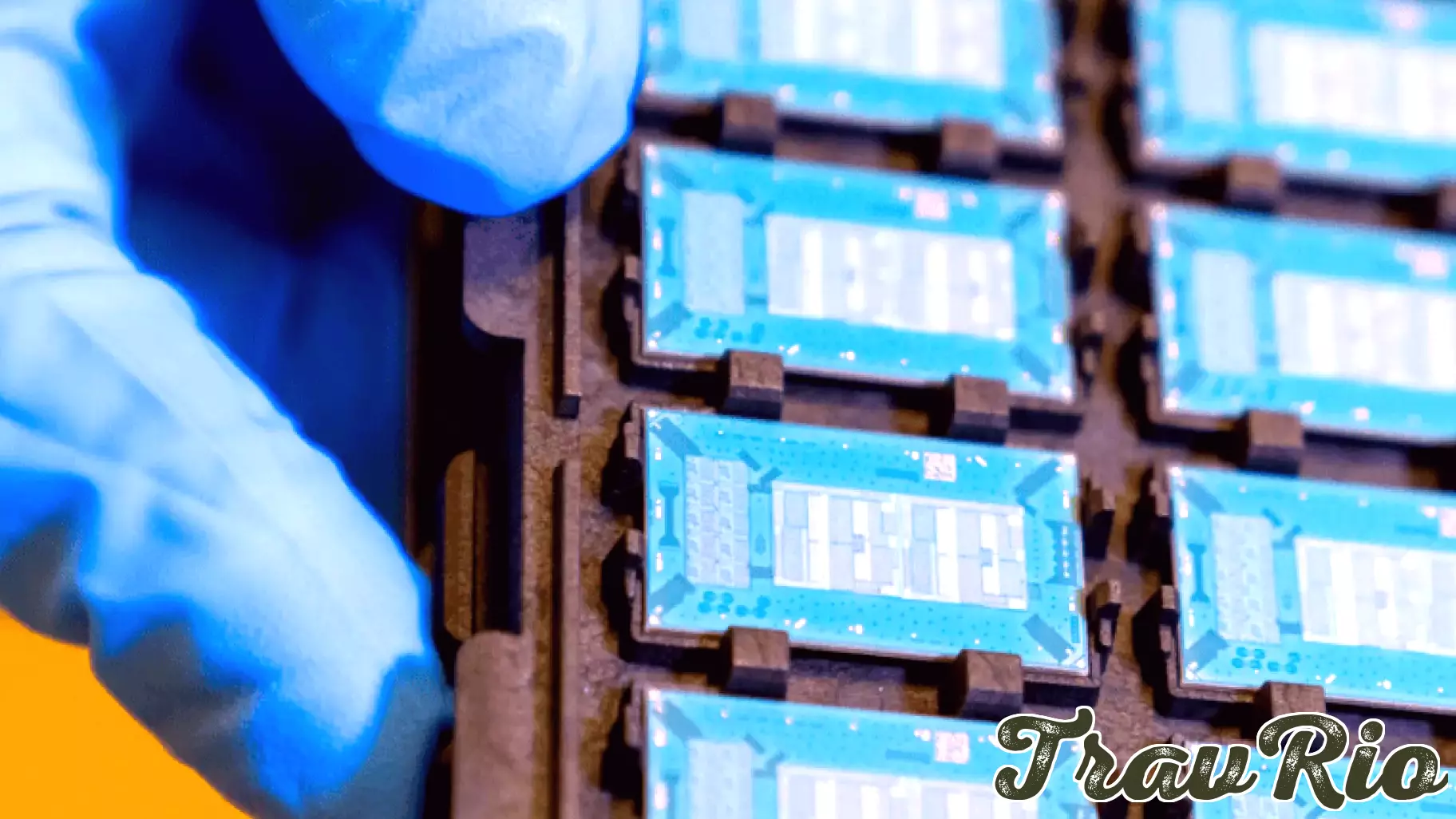 Intel and Lens Technology collaborate on advanced AI chip packaging