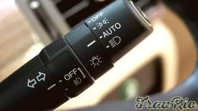 Evaluating DENSO's Share Price Amidst Automotive Technology Changes