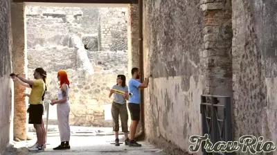 In Pompeii, ancient graffiti depicting daily life is being revealed thanks to modern technology